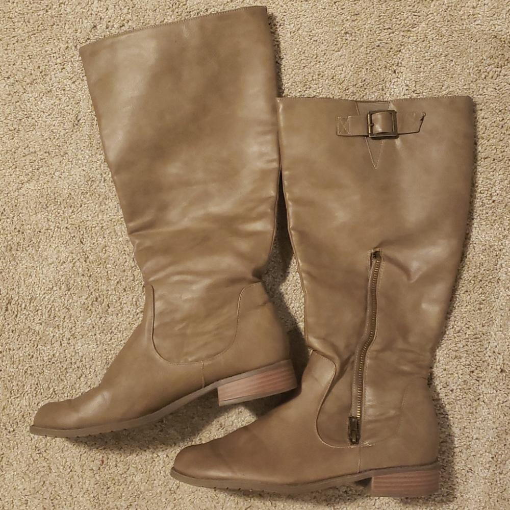 Light brown boots
